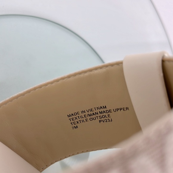 Michael Kors Verity Espadrille Wedge Sandals Cream Size 7 Signature Logo Pattern - Picture 15 of 16